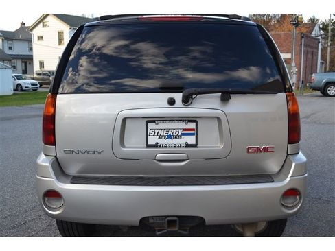 Used 2007 GMC Envoy SLE image 4