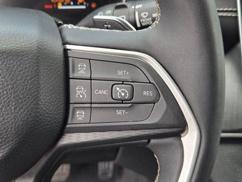 Certified 2023 Jeep Grand Cherokee L Laredo w/ Luxury Tech Group I RWD image 17