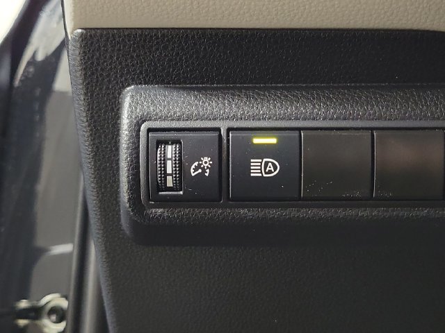 Used 2025 Toyota Corolla LE FWD image 23