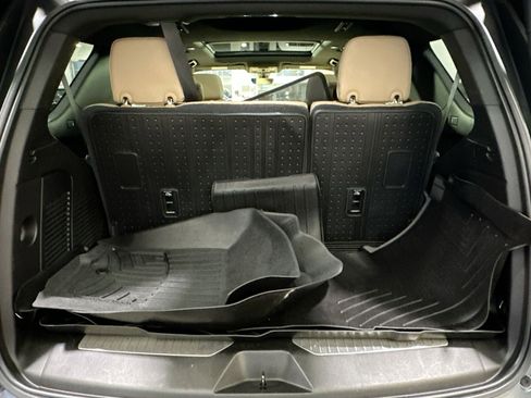 Used 2021 Chevrolet Tahoe Premier w/ Premium Package image 34