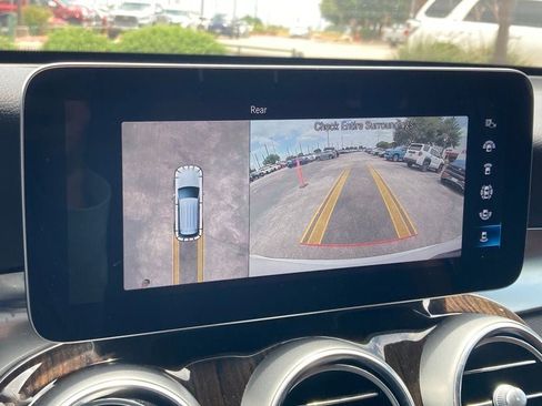 Used 2022 Mercedes-Benz GLC 300 image 22