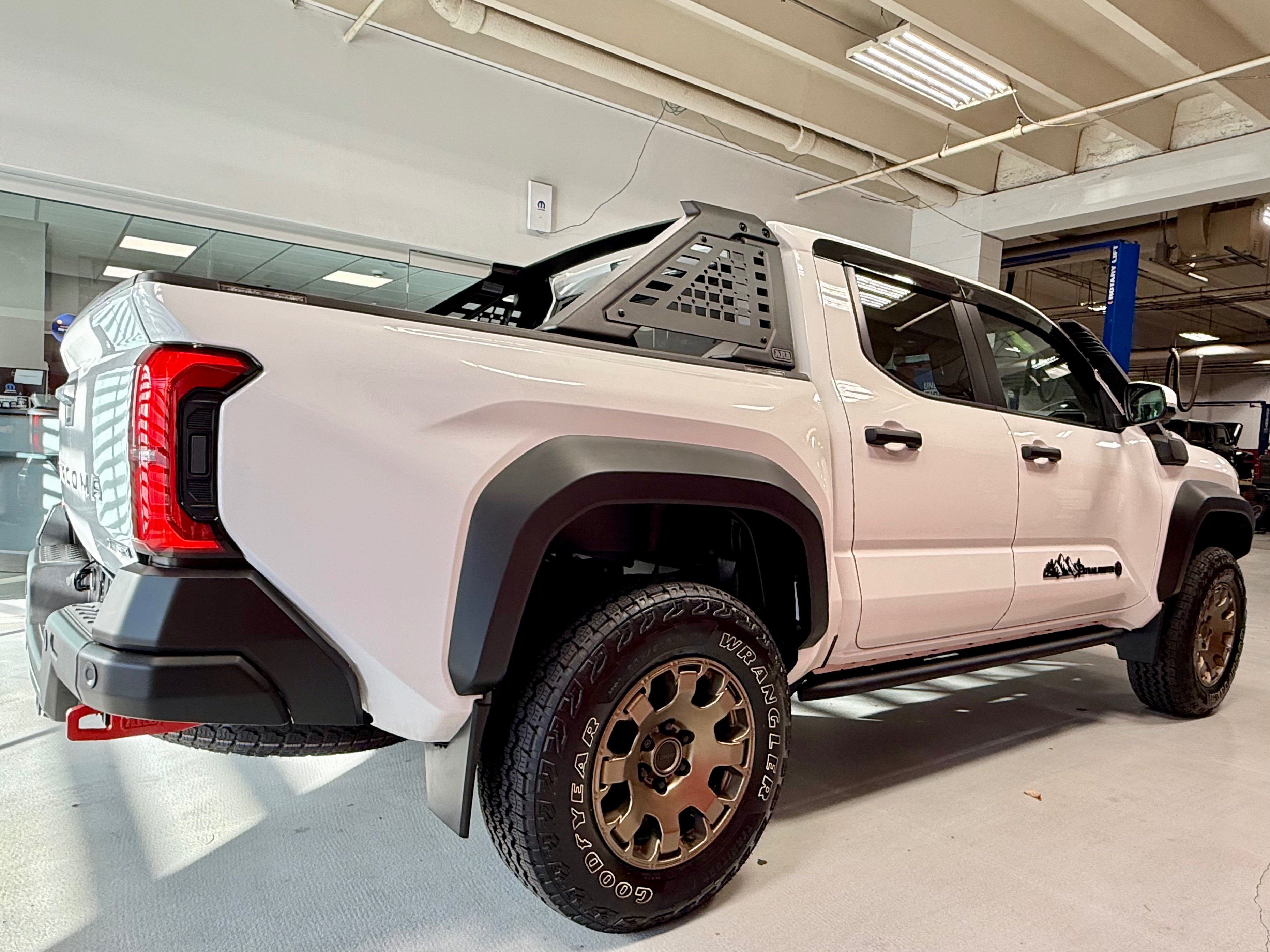 Used 2024 Toyota Tacoma 4x4 Double Cab Hybrid image 10