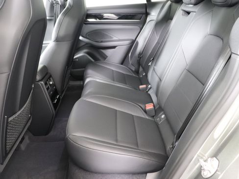 Used 2025 Porsche Macan Electric image 21