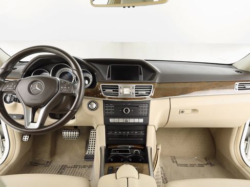 Used 2016 Mercedes-Benz E 350 4MATIC Sedan image 9