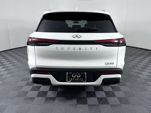 Certified 2025 INFINITI QX60 Luxe w/ Vision Package image 6