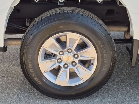 Used 2025 Chevrolet Silverado 1500 W/T RWD image 9