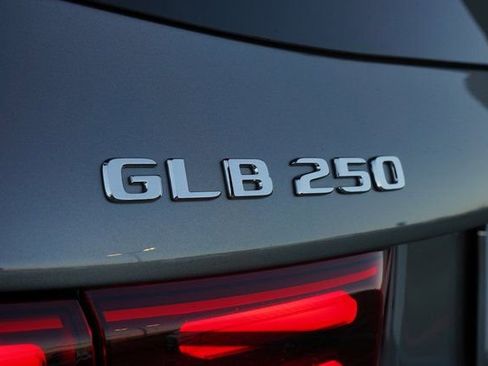 Used 2026 Mercedes-Benz GLB 250 image 16