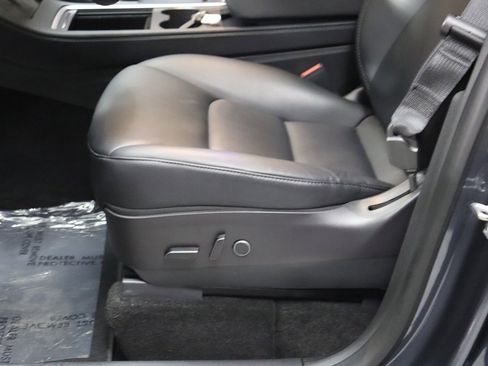 Used 2022 Tesla Model Y Long Range image 38