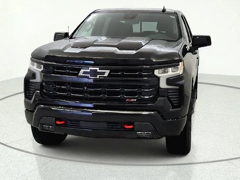Used 2025 Chevrolet Silverado 1500 LT Trail Boss w/ Convenience Package II AWD/4WD image 2