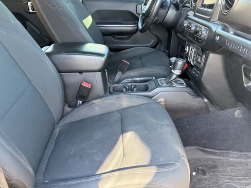Used 2018 Jeep Wrangler Unlimited Sport S AWD/4WD image 9
