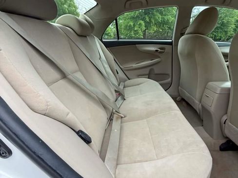 Used 2012 Toyota Corolla L FWD image 8