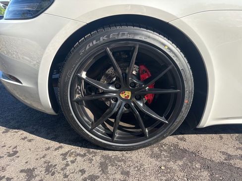 Used 2018 Porsche 718 Cayman S RWD image 12