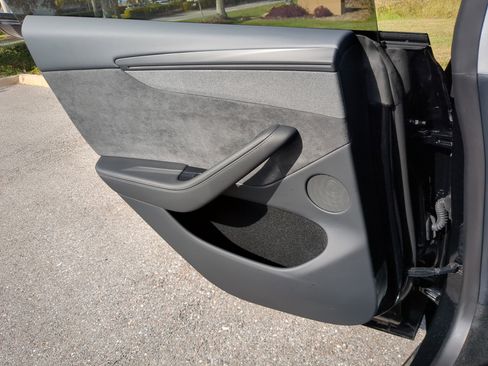 Used 2026 Tesla Model Y Long Range image 16