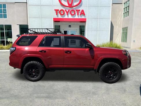 Used 2021 Toyota 4Runner Venture w/ Moonroof Package AWD/4WD image 9