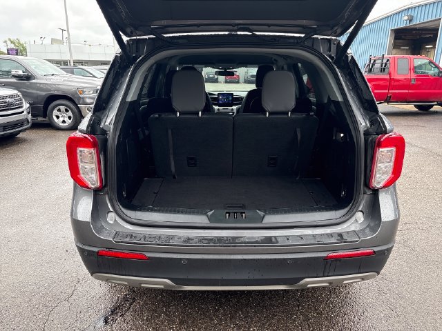 Used 2021 Ford Explorer XLT w/ Equipment Group 202A AWD/4WD image 23