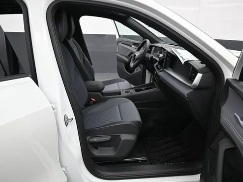 New 2026 Volkswagen Tiguan SE R-Line FWD image 14
