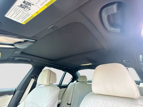 Used 2023 BMW M550i xDrive w/ Dynamic Handling Package AWD/4WD image 9