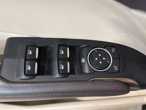 Used 2019 Lincoln MKC Premiere AWD/4WD image 17