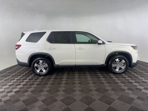 Certified 2025 Honda Pilot EX-L image 6