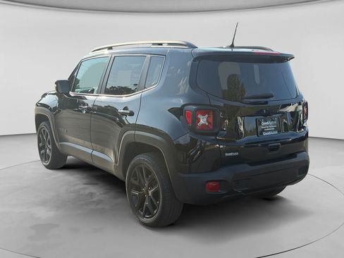 Used 2023 Jeep Renegade Altitude w/ Sun/Sound Group AWD/4WD image 5