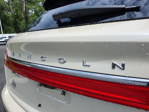 Used 2018 Lincoln MKX Reserve w/ Lincoln MKX Climate Package FWD image 23