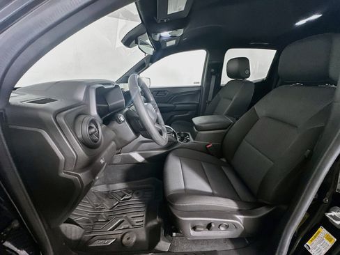 Used 2024 Chevrolet Colorado Trail Boss w/ Technology Package AWD/4WD image 13