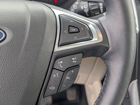 Used 2022 Ford Edge Titanium AWD/4WD image 21