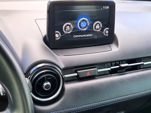 Used 2019 Toyota Yaris XLE FWD image 17