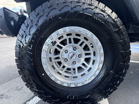 Used 2021 Jeep Gladiator Sport image 10