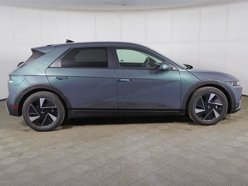 Used 2025 Hyundai Ioniq 5 SE AWD/4WD image 14