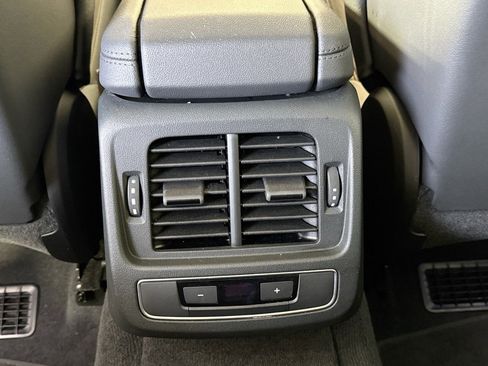 Used 2022 Audi e-tron GT Premium Plus AWD/4WD image 23