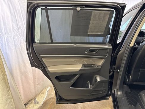 Used 2023 Volkswagen Atlas SE image 22