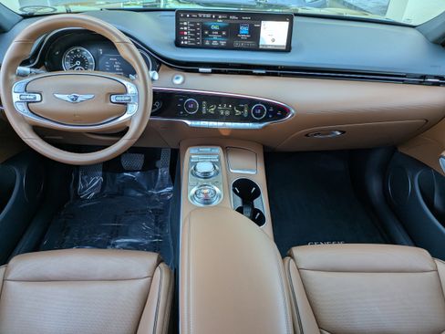 Certified 2022 Genesis GV70 2.5T w/ Advanced Package image 11