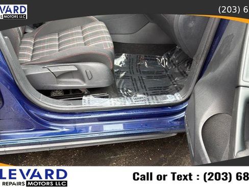 Used 2013 Volkswagen Golf 4-Door FWD image 34