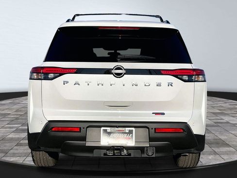 Used 2025 Nissan Pathfinder SV w/ SV Premium Package image 4