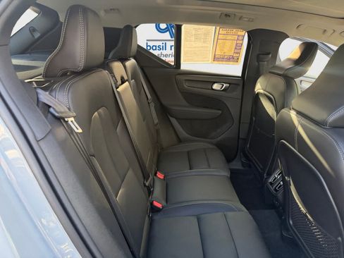 Used 2026 Volvo XC40 B5 Plus AWD/4WD image 19