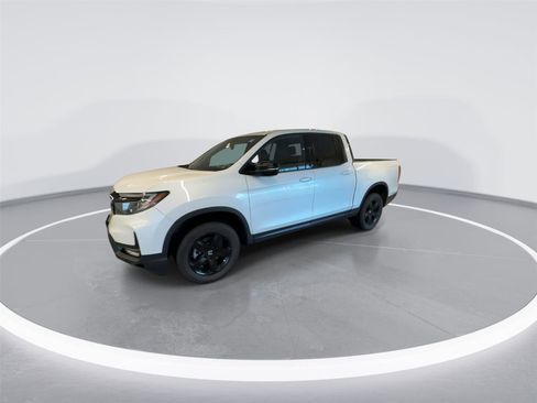 Used 2023 Honda Ridgeline Black Edition image 3