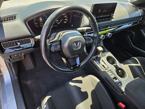 Used 2025 Honda Civic Sport image 13