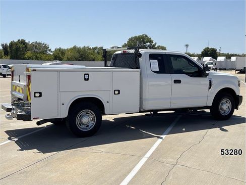 Used 2018 Ford F250 XL w/ Power Equipment Group RWD image 2