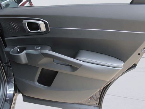 Used 2025 Kia Sorento EX w/ Panoramic Sunroof Package FWD image 14