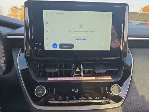 Used 2025 Toyota Corolla LE image 20