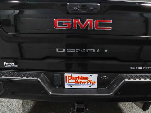 Used 2023 GMC Sierra 2500 Denali w/ Denali Ultimate Package image 8