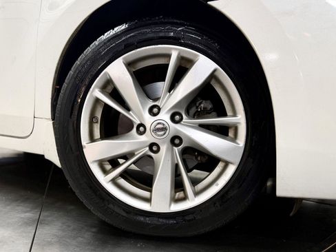 Used 2014 Nissan Altima 2.5 SV w/ Convenience Package FWD image 11