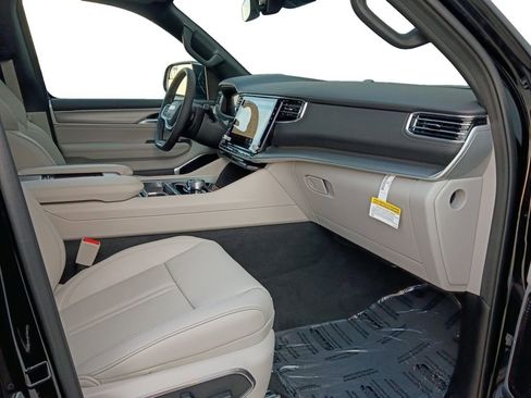 New 2026 Jeep Grand Wagoneer L Limited AWD/4WD image 24
