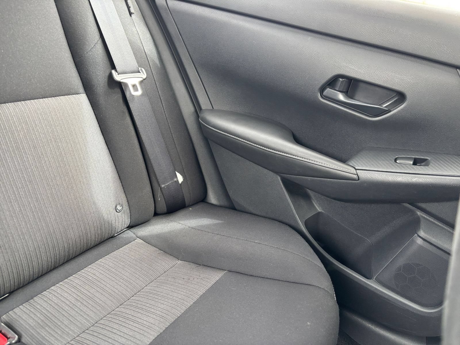 Used 2025 Nissan Sentra SV FWD image 34
