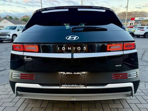 Used 2025 Hyundai Ioniq 5 SE image 11