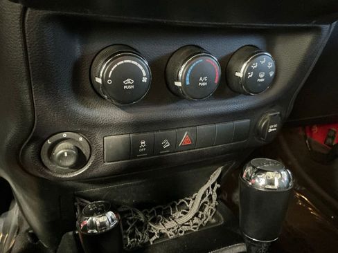 Used 2016 Jeep Wrangler Unlimited Sport w/ Quick Order Package 24S AWD/4WD image 48