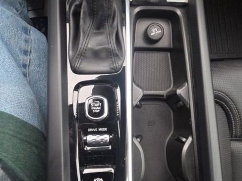 Used 2021 Volvo XC60 T5 Inscription image 40