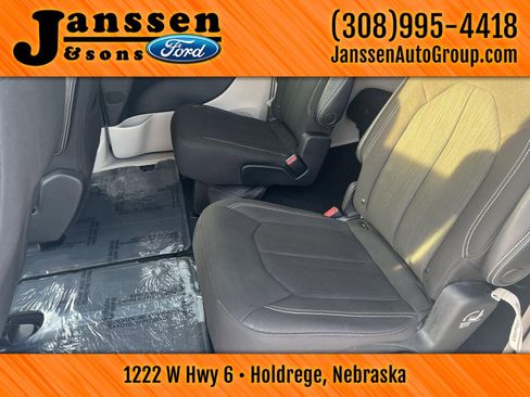Used 2023 Chrysler Voyager LX image 11