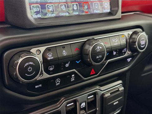 Used 2023 Jeep Wrangler Unlimited Rubicon w/ LED Lighting Group image 16